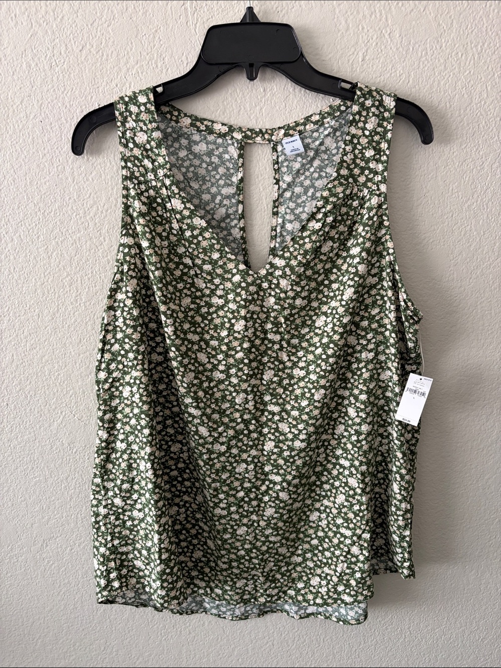 NWT Old Navy Green Floral Keyhole V-Neck Tank Top Size Large